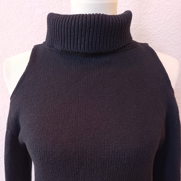 OAK NYC black exposed shoulder wool blend turtleneck sweater - Picture 5 of 10